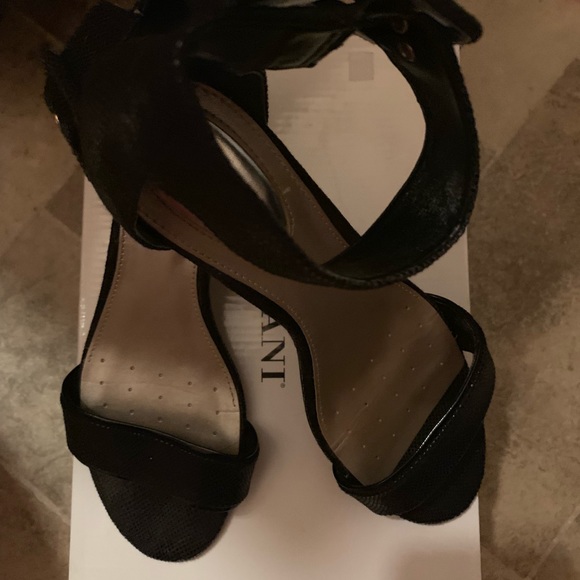 Alfani Wedge Heels - Picture 2 of 4